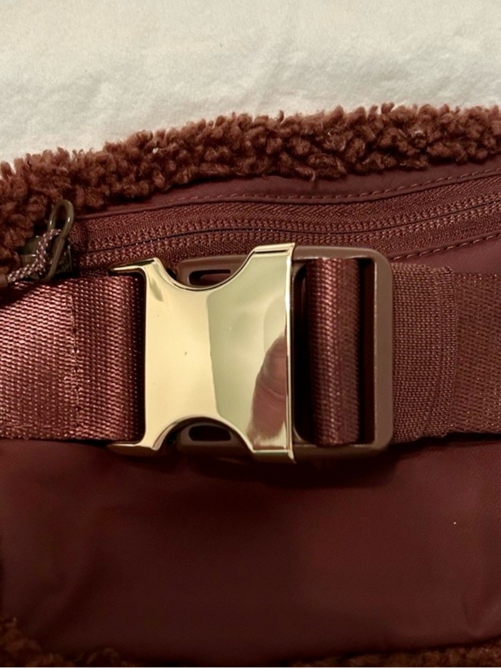 Lululemon Everywhere Belt Bag 1L Brown Sherpa Fleece Gold - Picture 6 of 6